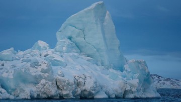 Gelombang Tinggi Muncul Akibat Peristiwa Gunung Es Terbalik di Greenland