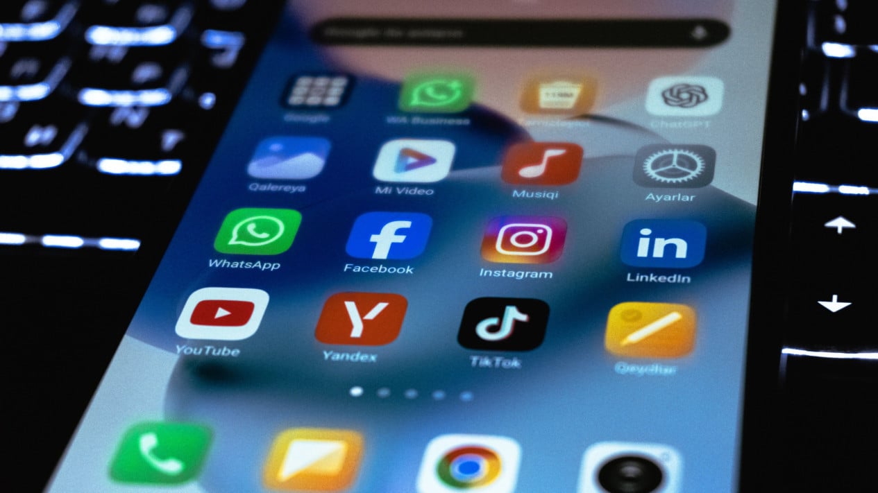 Tujuh HP Murah Suguhkan Layar OLED Terbaik 2026