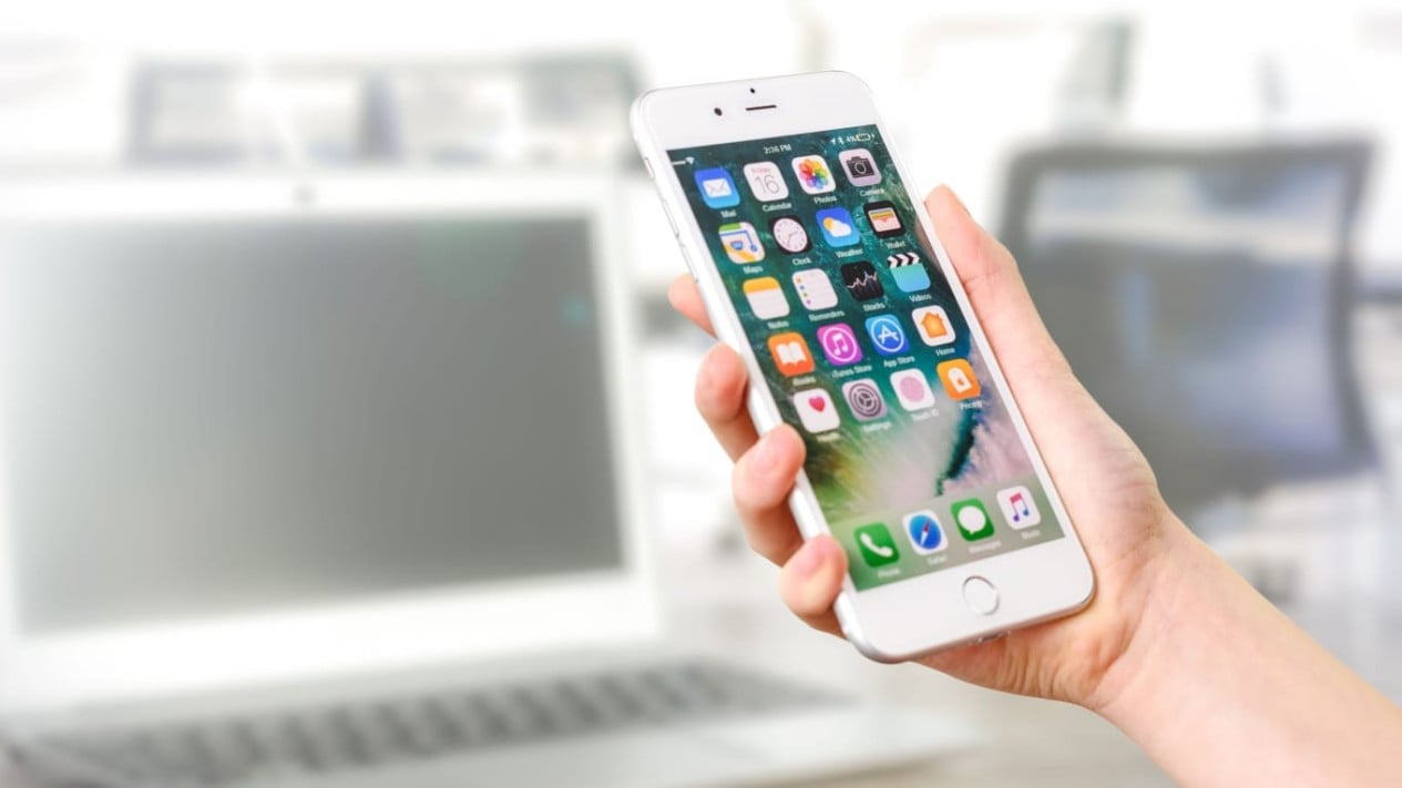 Tingkatkan Aksesibilitas Lansia, Pilih Smartphone Dengan Antarmuka Sederhana Dan Layar Luas
